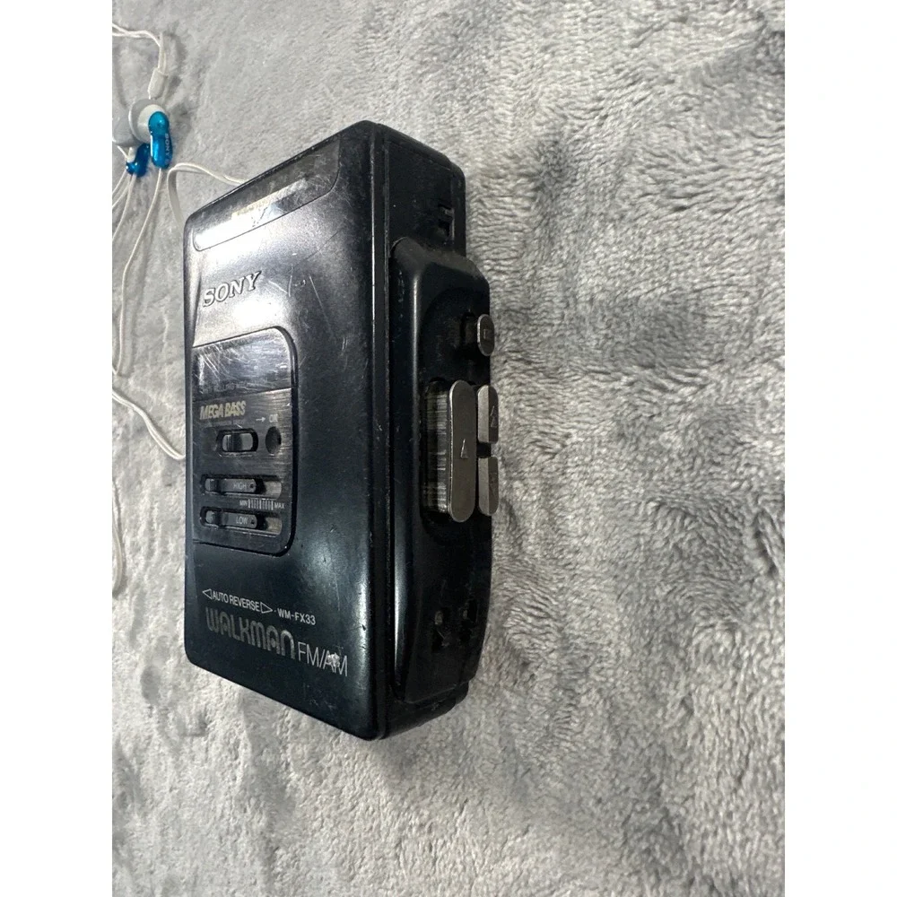 Sony Walkman WM-FX33 Portable Cassette Player AM FM Radio MegaBass Black Vintage